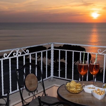 Bed And Breakfast Horizon トロペーア エクステリア 写真